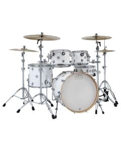 DW Design Series 4-Piece Maple Shell Pack Gloss White w/ 22" Kick