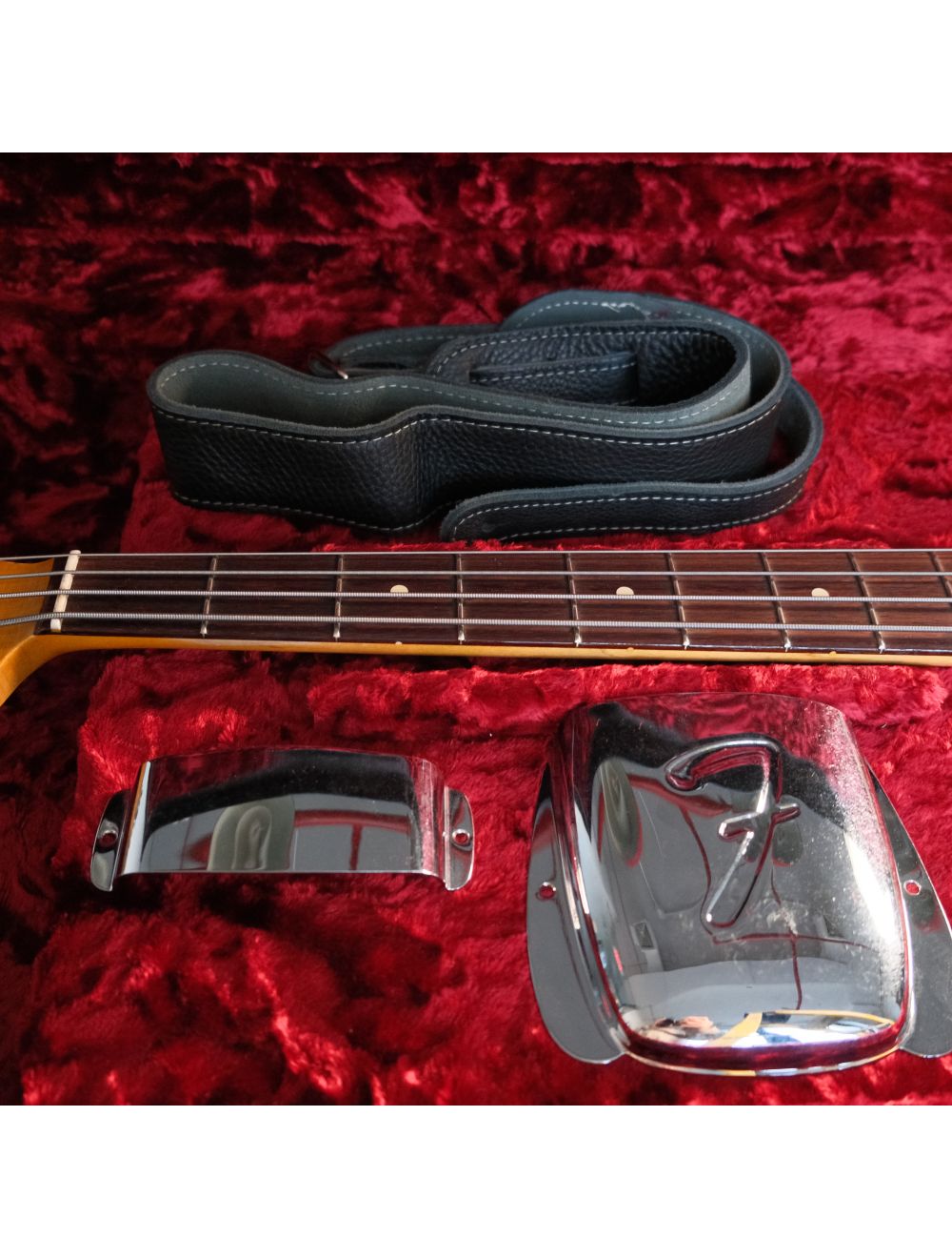 Used Fender 2023 Custom Shop 1964 Jazz Bass Relic - Ocean Turquoise w/OHSC