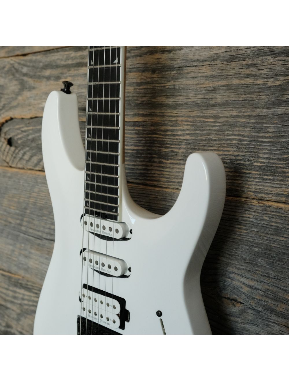 Used Jackson Pro Plus Soloist SLA3 - Snow White w/Case