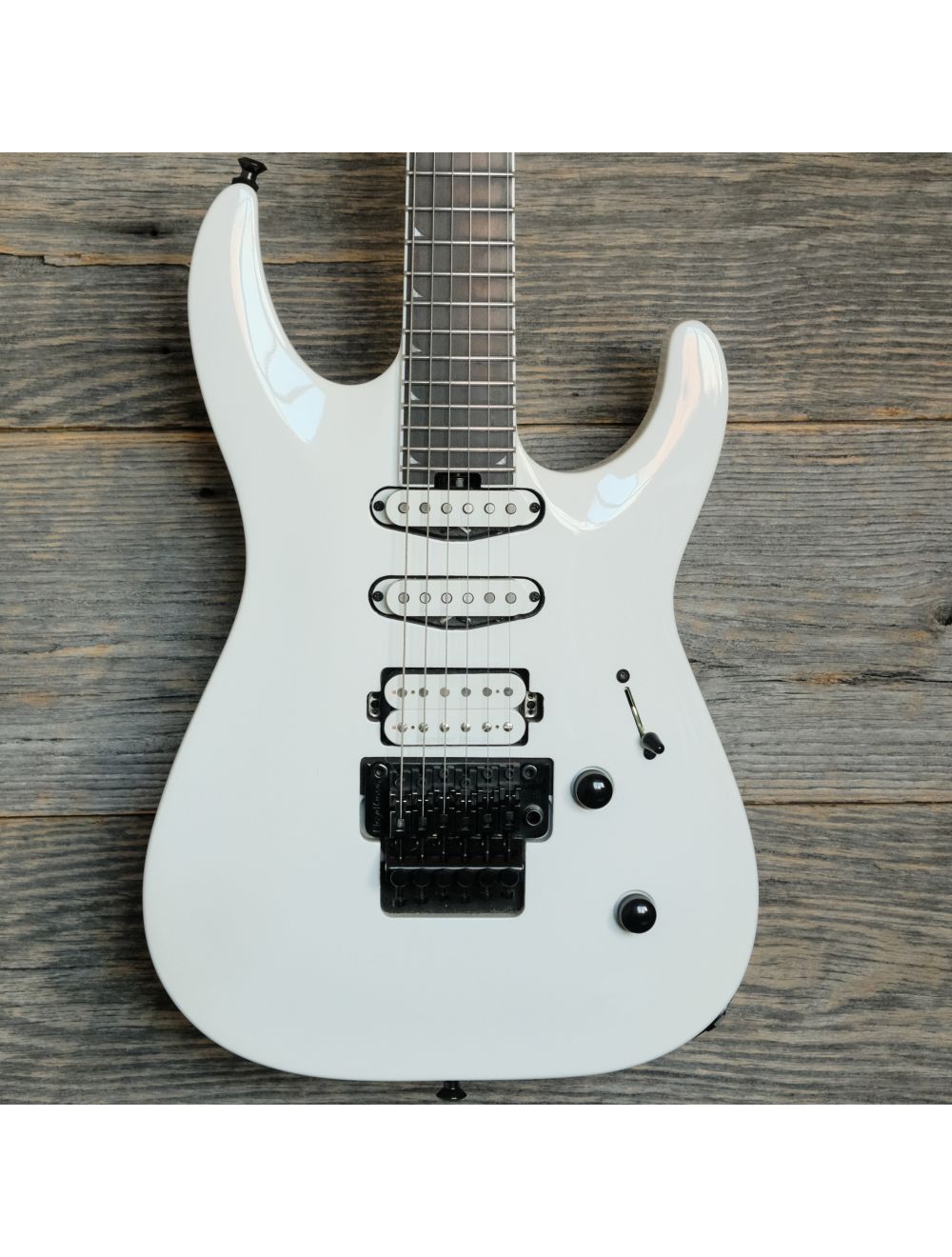 Used Jackson Pro Plus Soloist SLA3 - Snow White w/Case