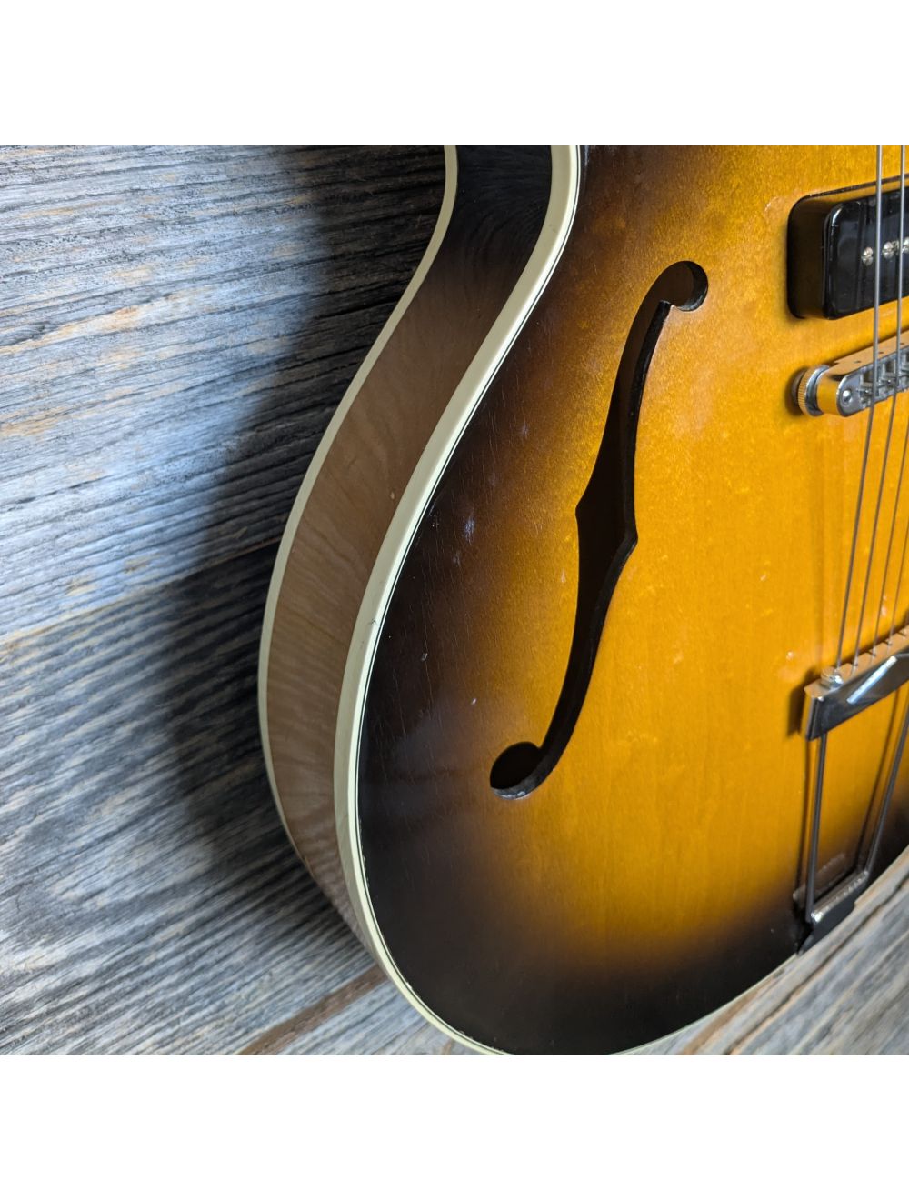 Used Gibson 1993 ES-135 Hollowbody Guitar - Vintage Sunburst w/Case