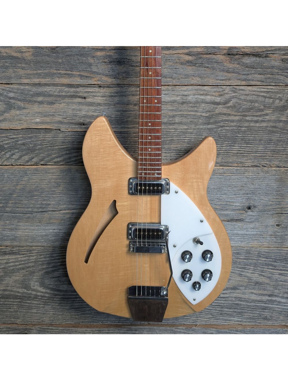 Used Rickenbacker 1997 330 Semi-Hollow - Mapleglo w/Case