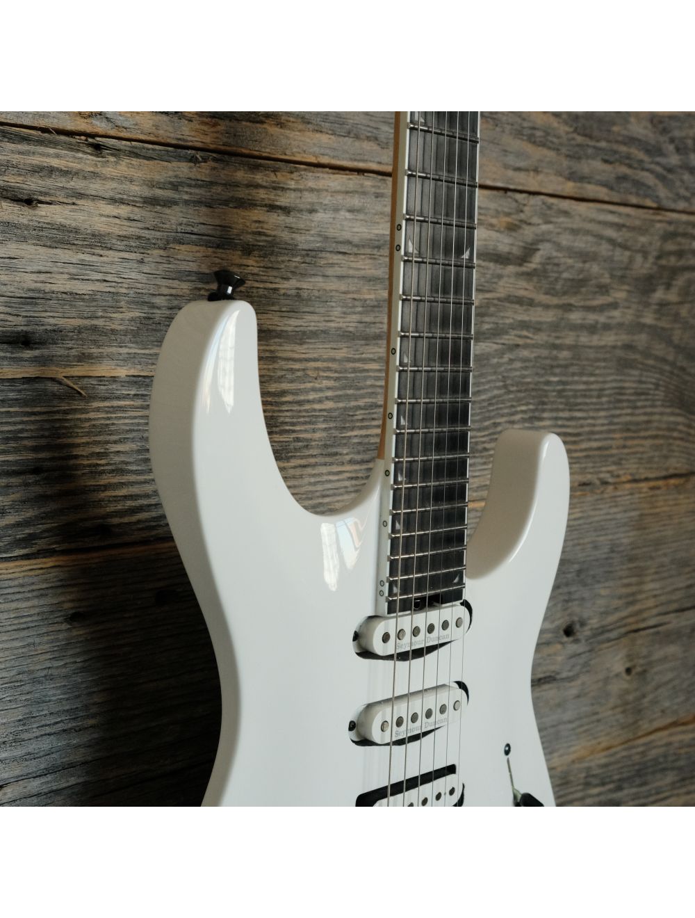 Used Jackson Pro Plus Soloist SLA3 - Snow White w/Case