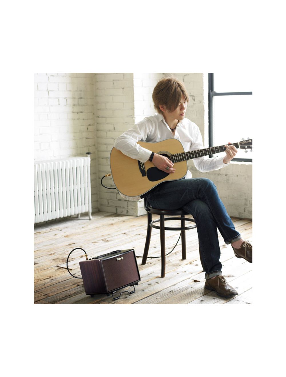 Roland AC-33 Rosewood Acoustic Chorus Guitar Amplifier