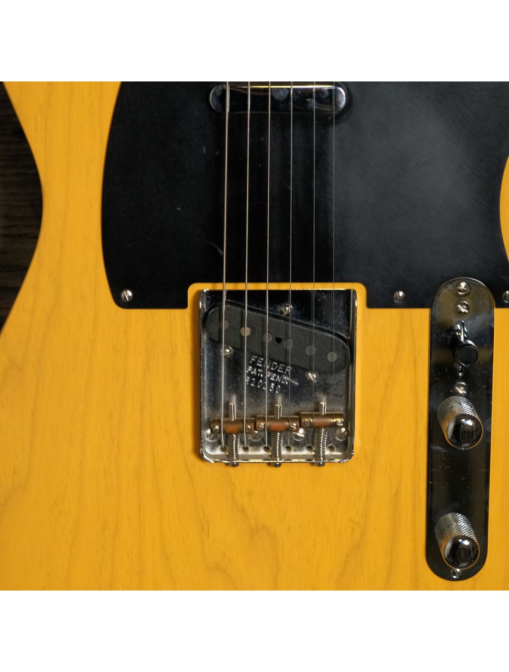 Used Fender American Vintage '52 Telecaster - Butterscotch Blonde w/OHSC