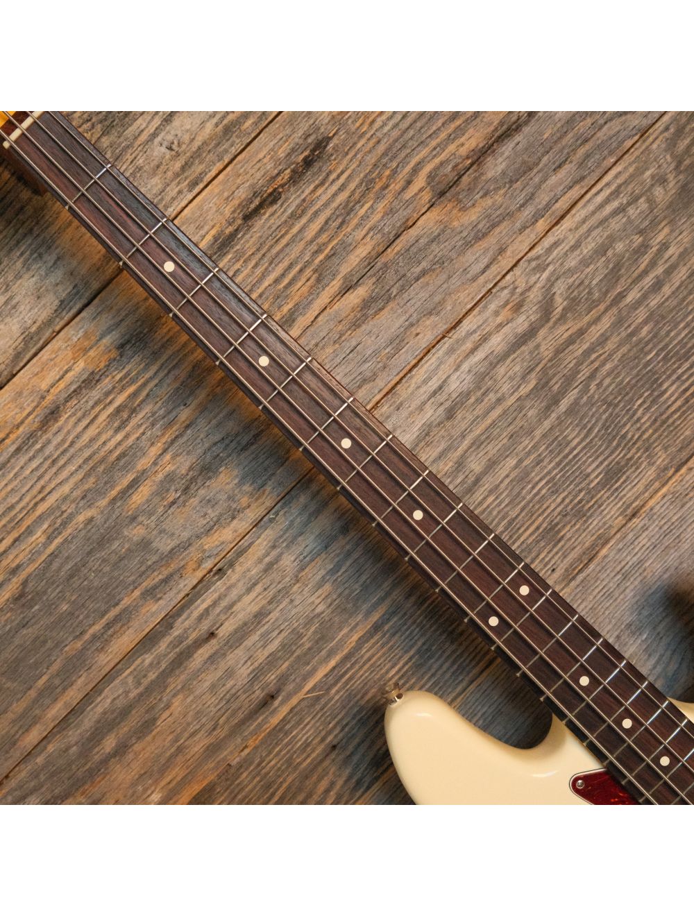 Used Fender 2022 American Pro II Jazz Bass - Olympic White w/OHSC